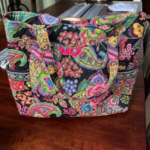 Vera Bradley symphony in hue tote bag
